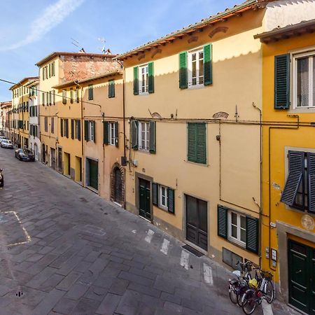 Ferienwohnung Heart Of Lucca Style Whitin The Walls Exterior foto